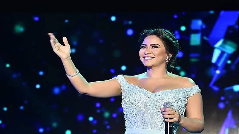 شيرين عبدالوهاب تعلن تصالحها مع محاميها