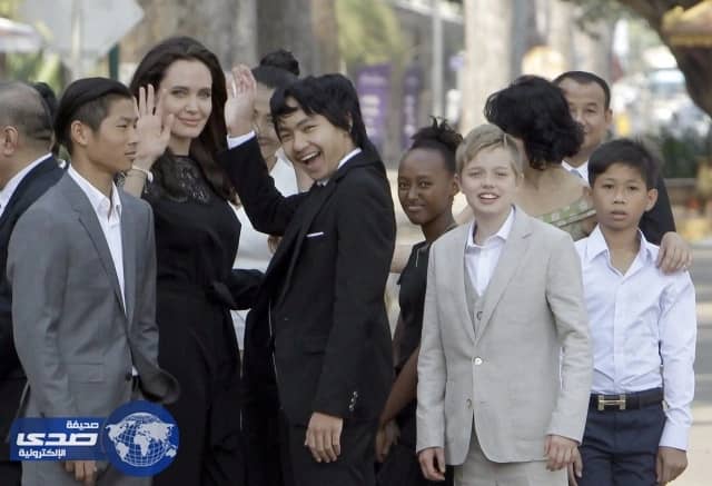 جيران أنجلينا جولي يصفون العيش إلى جانبها بالكابوس