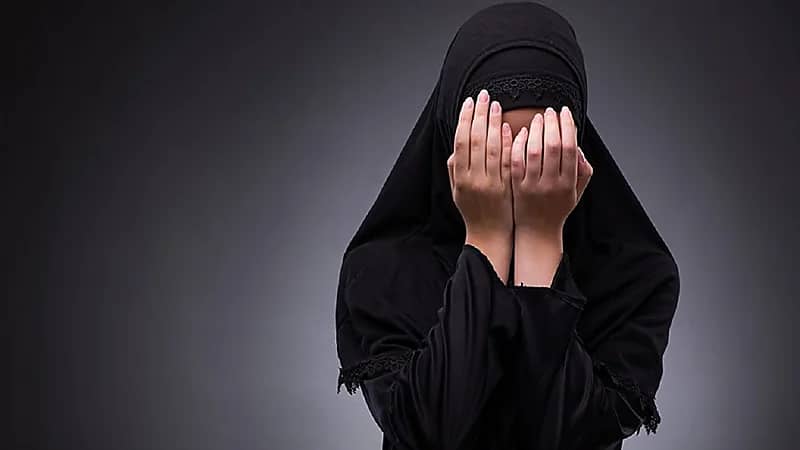 معنفة تستنجد: "أخي يضربني ويهينني أمام أبنائي"