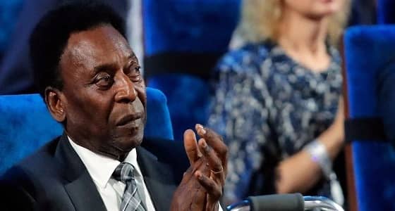 عرض قميص " بيليه " للبيع في مزاد علني