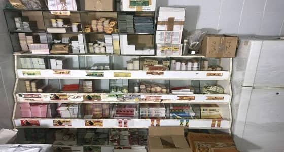 بالصور.. أمانة الرياض تغلق مستودعا مخالفا بحي المصانع