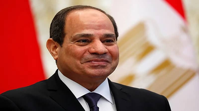 بالفيديو.. "السيسي" ممازحا المصريين: "بلاش هرى"