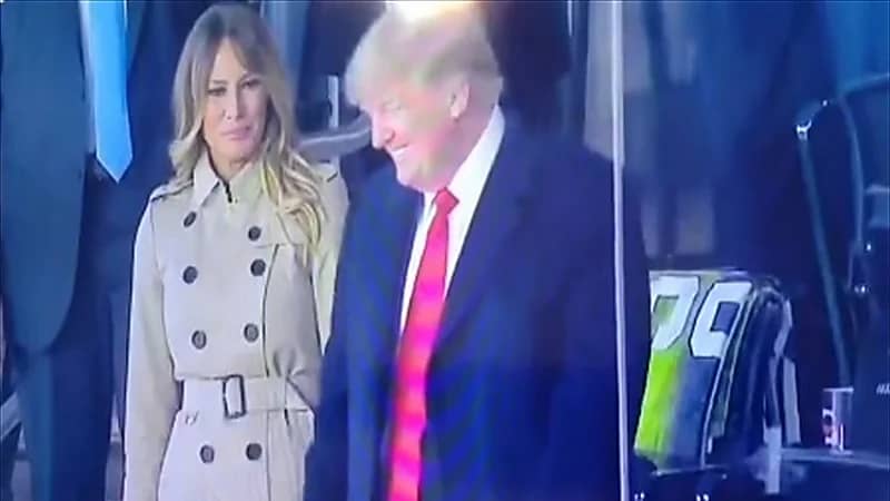 ميلانيا تتخلى عن الابتسامة لزوجها " ترامب "