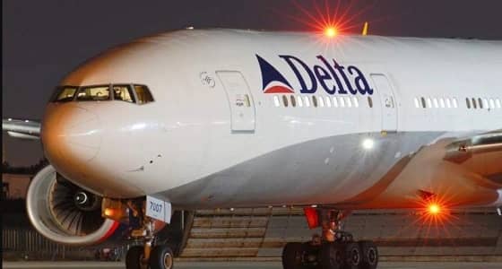 عودة طائرة إلى مطار ديترويت بسبب " عصفور "