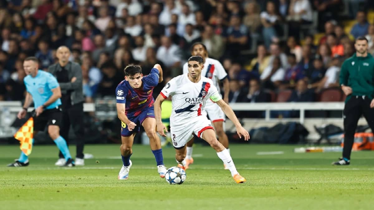 مبابي يشيد بأداء حكيمي أمام برشلونة.. صورة