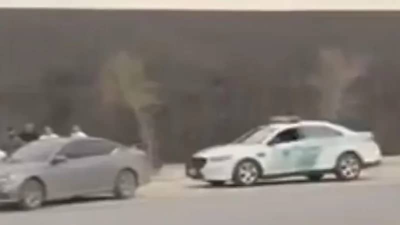 ضبط قائد مركبة بعد ممارسته التفحيط ومحاولته الهرب.. فيديو