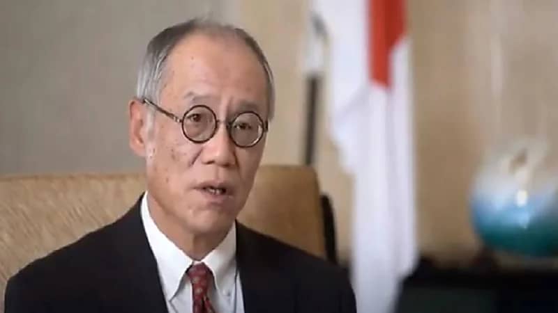 السفير الياباني يشارك الصائمين ويمتنع عن تناول الطعام في نهار رمضان