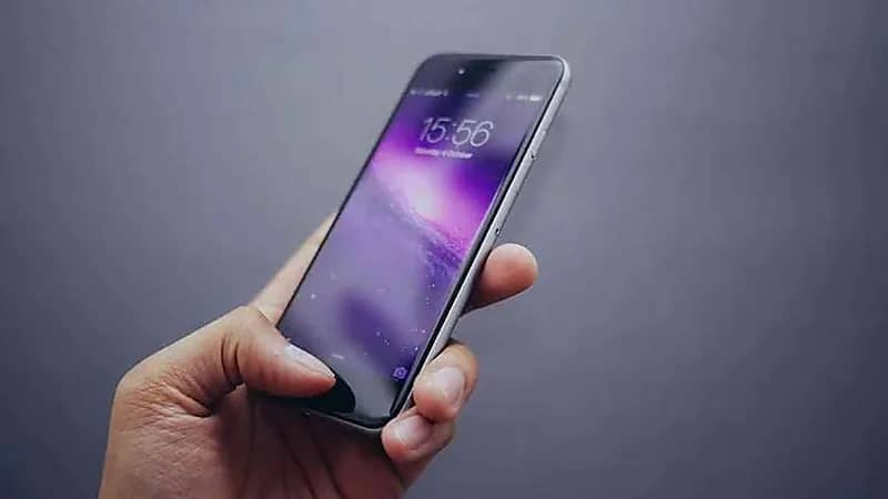 بالفيديو.. استشاري: أجهزة الجوال والآيباد ليست سببًا مباشرًا في قصر النظر