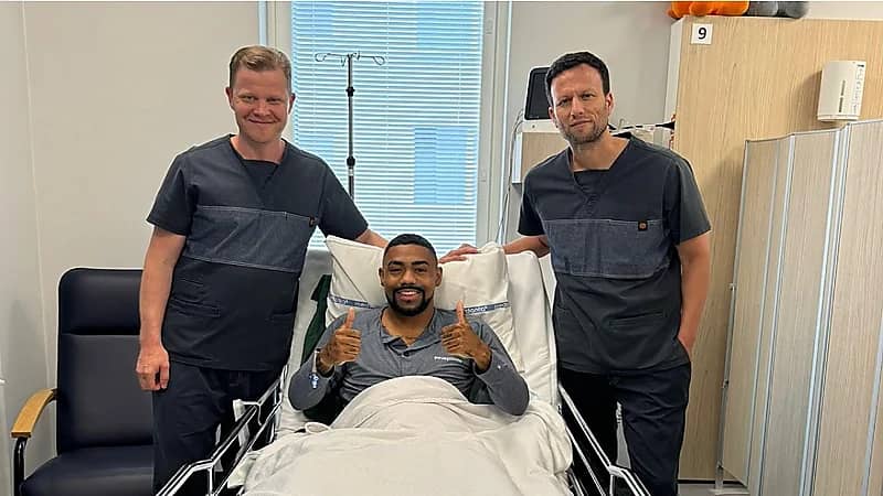 نجم الهلال يخضع لعملية جراحية ناجحة