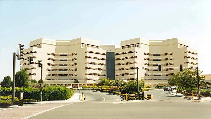 جامعة الملك عبدالعزيز تنفي إلغاء نظام الفصول الدراسية الثلاثة