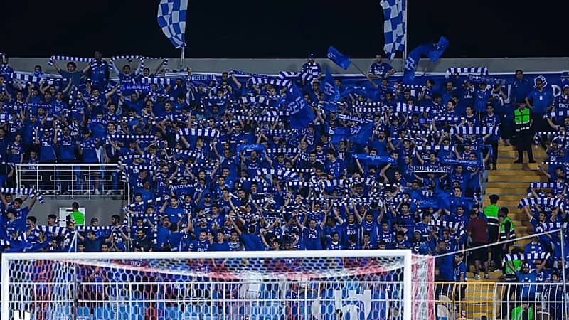 عفيفي يحسم الجدل بشأن تقاضي الجماهير أموالا لدعم الهلال .. فيديو