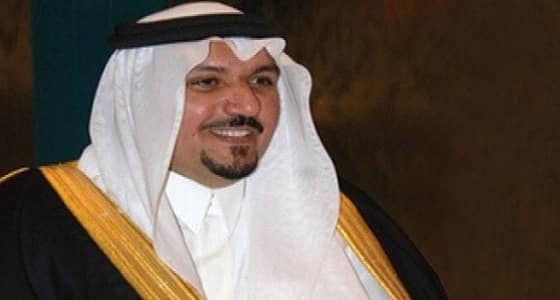 أمير القصيم يكرم مواطنًا لتبرعه بجزء من كبده لطفلة