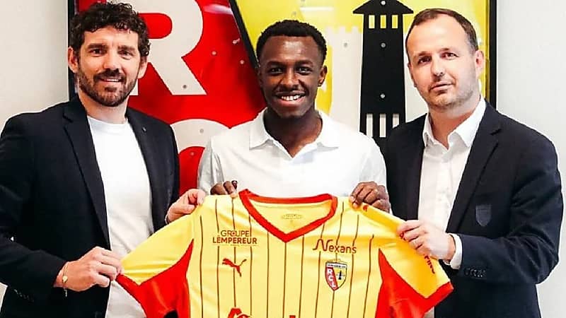 لانس يتعاقد رسمياً مع سعود عبدالحميد .. فيديو