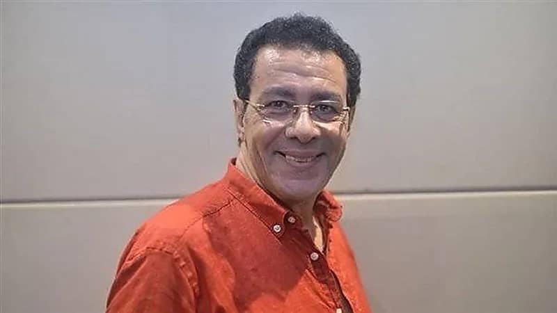 النيابة تكشف تفاصيل وفاة فنان مصري أمام مستشفى بالتجمع.. فيديو
