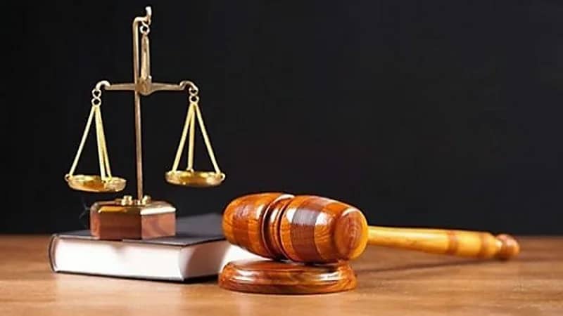 رفض طلب مدعي بمنع أخصائية عيون بالعمل لدى جهة منافسة