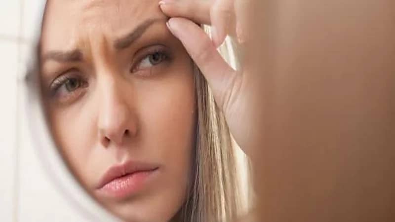 أسباب تساقط شعر الحاجب وطرق علاجه