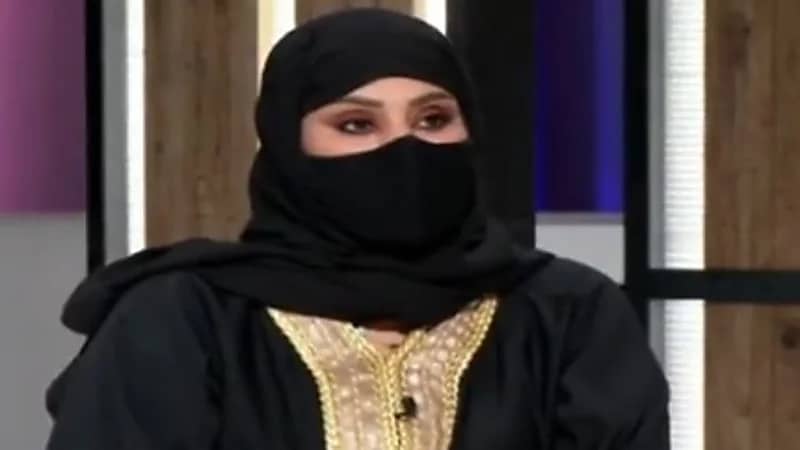 خبيرة تجميل تروي قصة تصميمها البرقع ومدى تفاعل الأجانب معه "فيديو" 