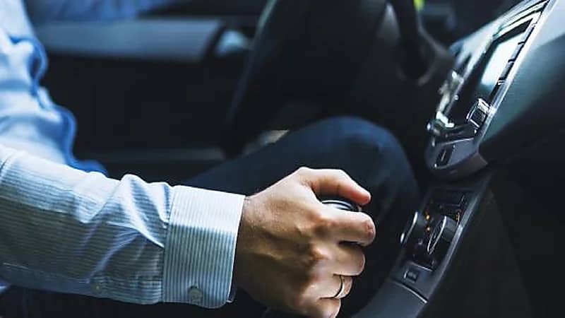 "انسداد البخاخات" من أسباب وجود رجة في السيارة أثناء القيادة