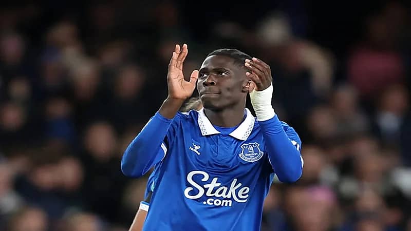 حقيقة انتقال لاعب إيفرتون لصفوف الأهلي