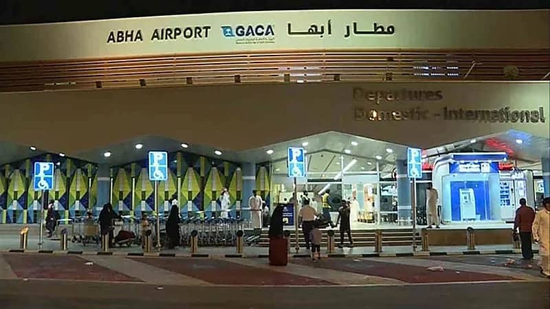 فيديو..توقف حركة الملاحة بمطار أبها الدولي مؤقتًا