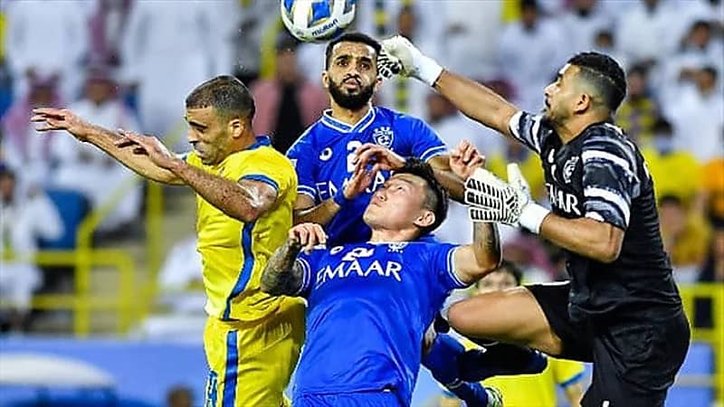 بالفيديو.. قناص من حزب الله فوق مبنى يستهدف المواطنين الأبرياء