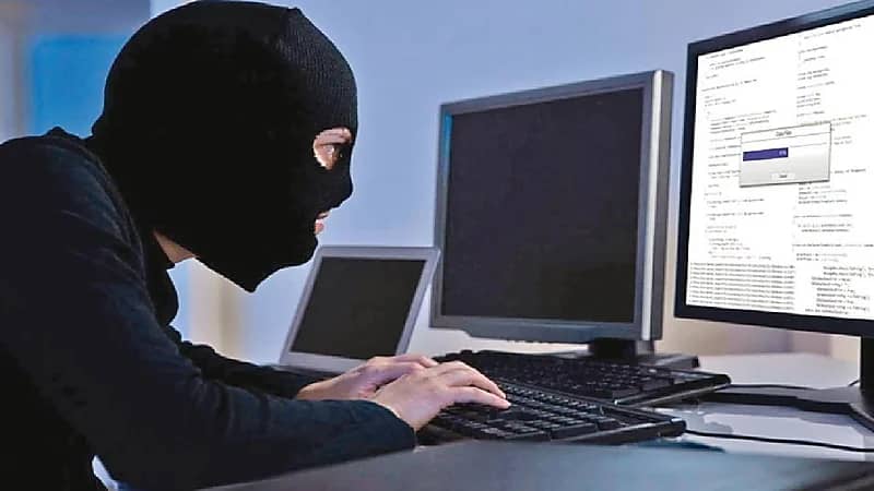 تحذير من عصابة تستخدم أسماء نسائية لعوائل خليجية في الاحتيال