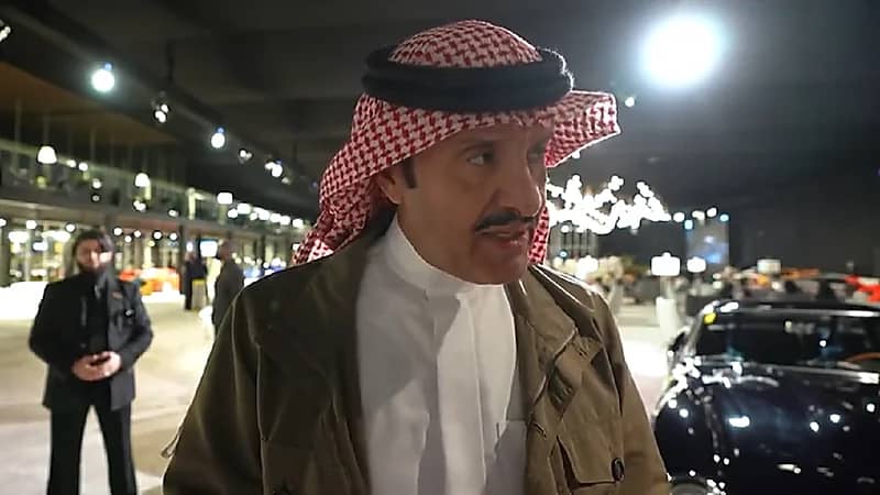 شاهد.. الأمير سلطان بن سلمان في معرض الرياض للسيارات