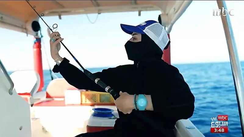 الصيادة أنوار: سعودية جعلت الصيد حرفة نسائية من قلب البحر.. فيديو