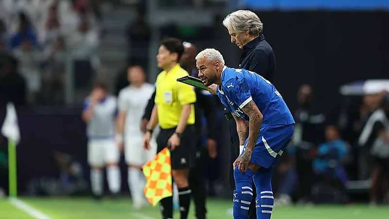 برازيلي يكشف عن تلقيه رسالة من جيسوس يوضح علاقته مع نيمار .. فيديو