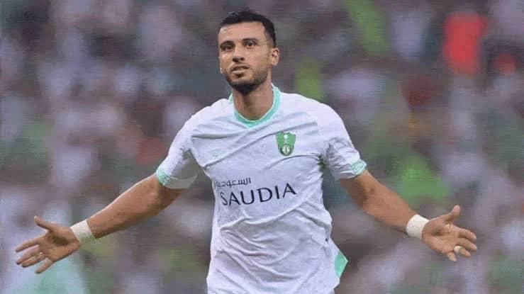 السومة وغريب يتصدران قائمة الأهلي لمعسكر تركيا