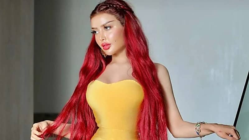 مروج الرحيلي تضج أنوثة بالأصفر في أحدث ظهور .. صور