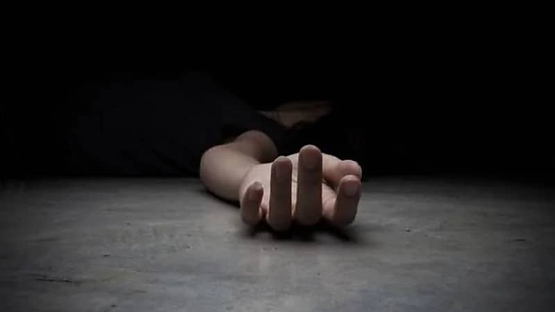 تفاصيل مروعة لرجل قتل ابنتيه بـ "عصا" ودفنهما