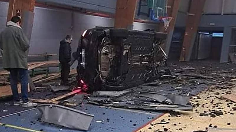 سفيان كيين يصارع الحياة بعد تعرضه لحادث خطير (فيديو)