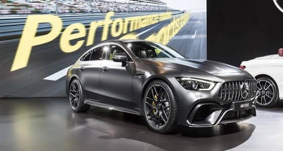 بالصور.. " مرسيدس AMG GT4 كوبيه " تواجه أزمة هوية في نيويورك 2018