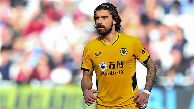 نيوكاسل يستهدف نيفيز عقب انتقاله للهلال