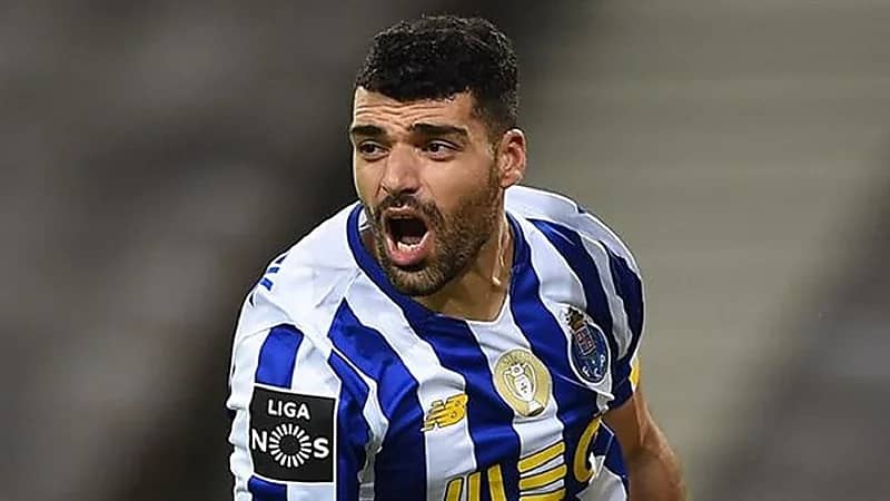 لاعب بورتو البرتغالي يدرس عرض الهلال