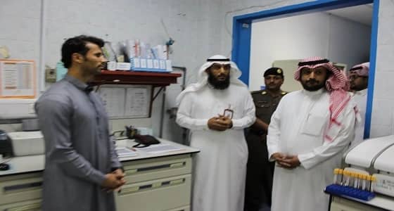 محافظ الحُرث يزور المستشفى العام  ليلاً ويتفقد مَرافقه