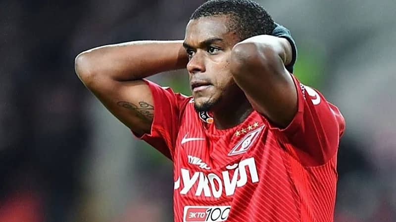 النصر والشباب يتنافسان بتقديم العروض على البرازيلي فرناندو لوكاس