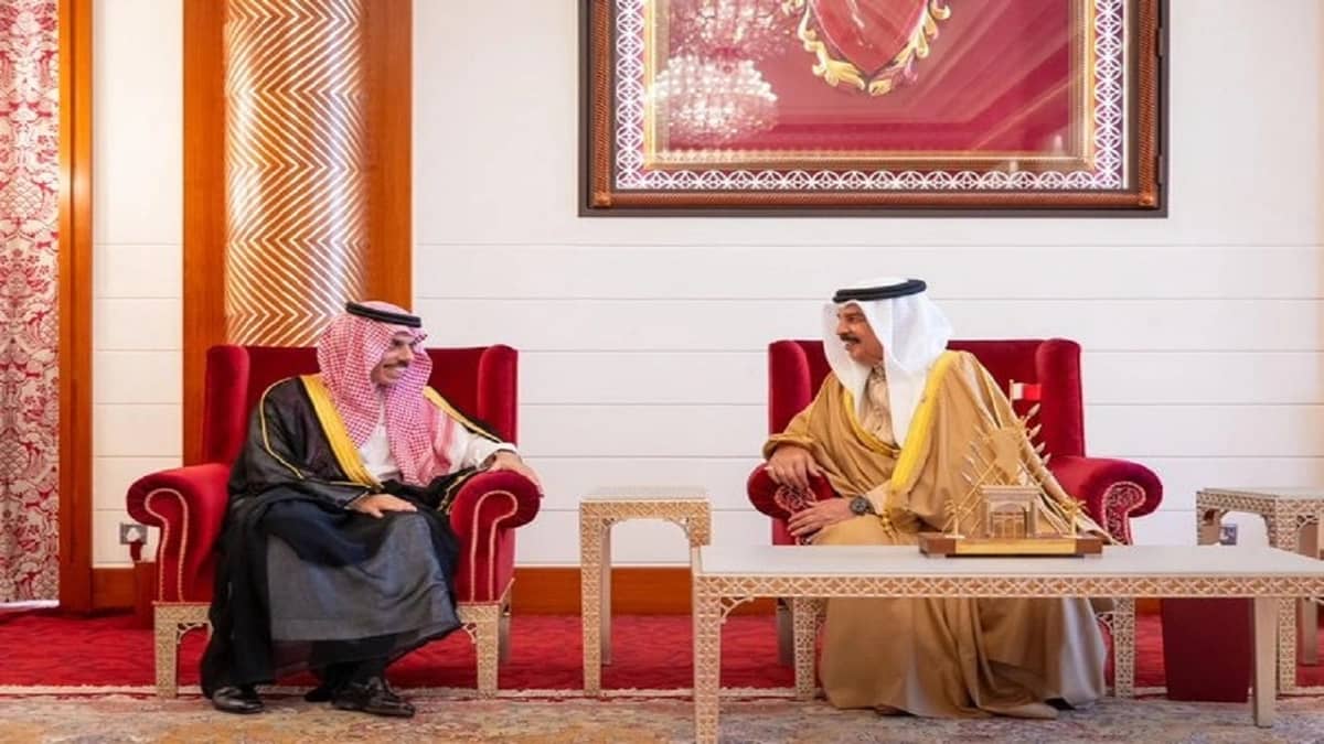 ملك البحرين يستقبل  وزير الخارجية.. صور