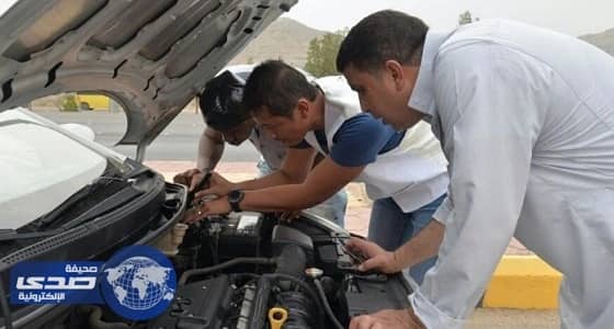 فرق " التقني " تصلح السيارات المعطلة.. مجاناً