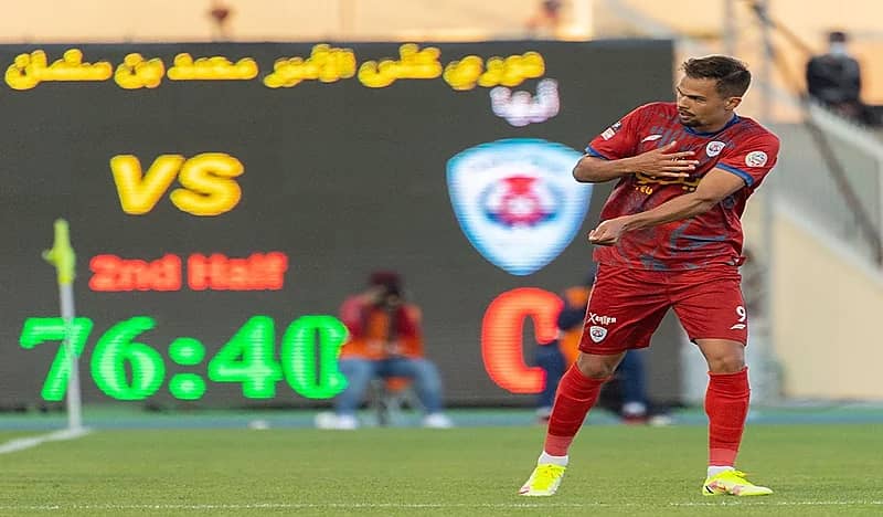 بالفيديو .. الأهلي يفشل في تخطي أبها ويخسر بثنائية