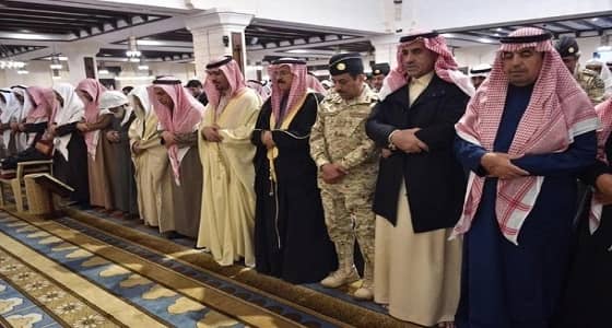 وزير الحرس الوطني يؤدي صلاة الميت على اللواء الحريشي