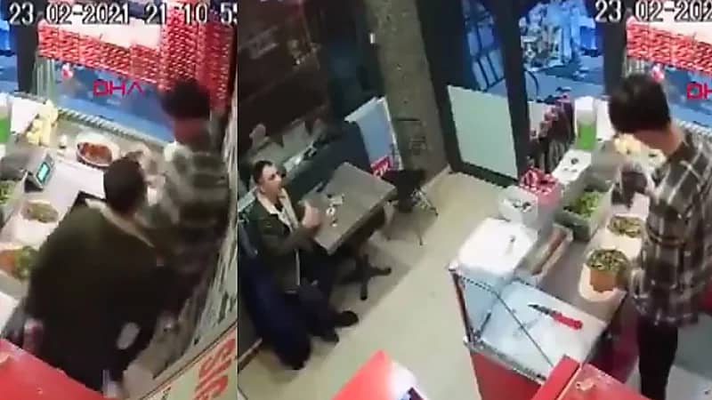 شاهد.. تركي يعتدي على عامل مطعم "الكفتة حارة"