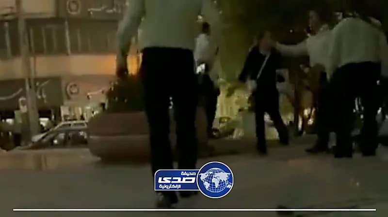 فيديو..شرطة الملالي تصفع امرأة في الشارع بسبب الحجاب الإجباري