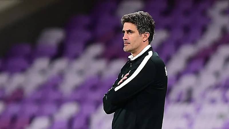 اعتقال مدرب الهلال والنصر السابق بتهمة الاحتيال