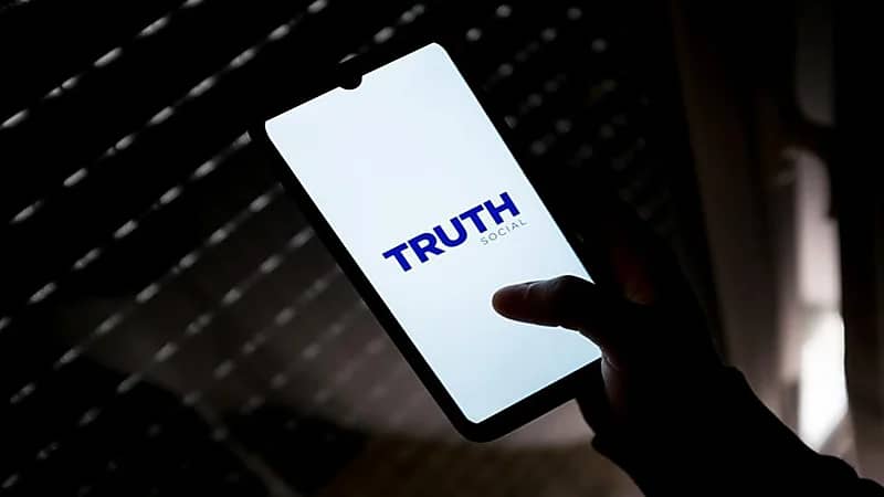 جوجل بلاي تحظر تطبيق "تروث سوشيال" الخاص بدونالد ترامب