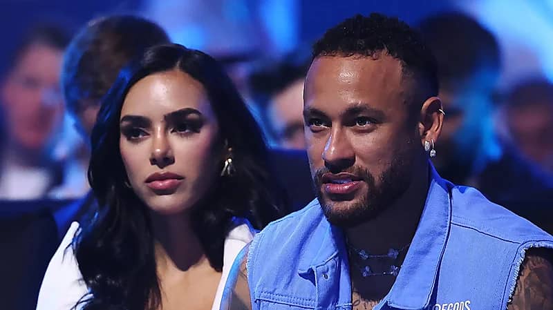 فرحة نيمار وزوجته بعيد ميلاد ابنتهما مافي .. فيديو