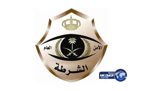 بالفيديو.. رجل ينقذ كلب من أفعى ضخمة