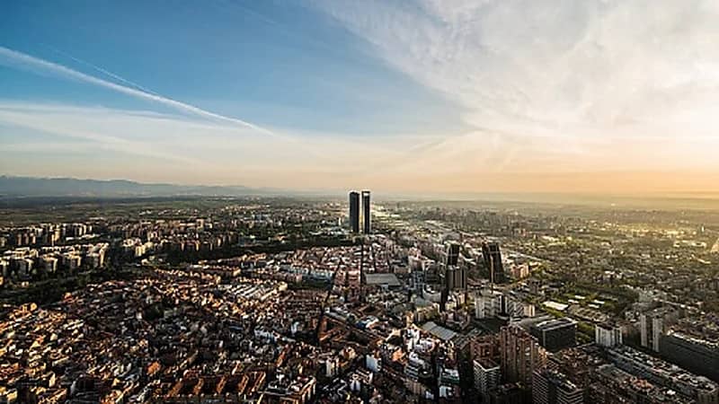 شكوك حول ارتباط تفشي جدري القردة بغرف ساونا للشواذ في مدريد