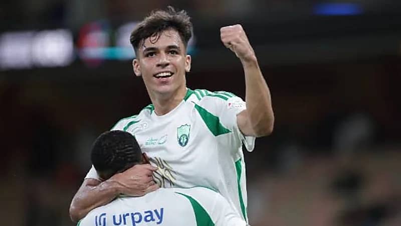 نجم الأهلي يقترب من الرحيل إلى ميلان